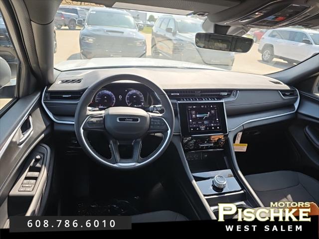 2025 Jeep Grand Cherokee GRAND CHEROKEE LAREDO 4X4