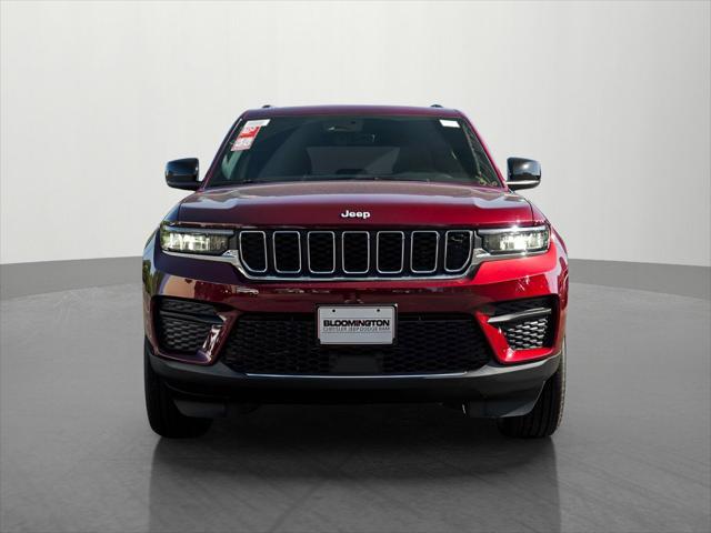 2025 Jeep Grand Cherokee GRAND CHEROKEE LAREDO X 4X4