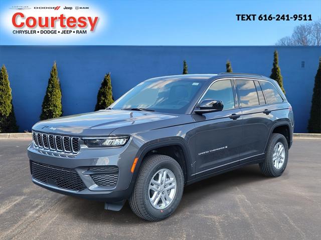 2025 Jeep Grand Cherokee GRAND CHEROKEE LAREDO 4X4