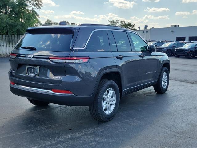 2025 Jeep Grand Cherokee GRAND CHEROKEE LAREDO 4X4