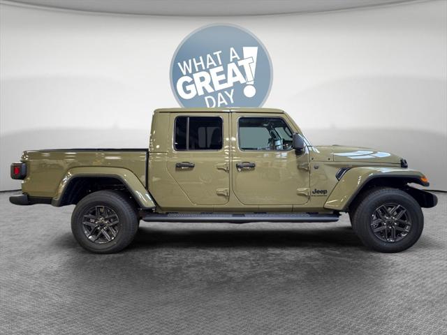 2025 Jeep Gladiator GLADIATOR SPORT S 4X4