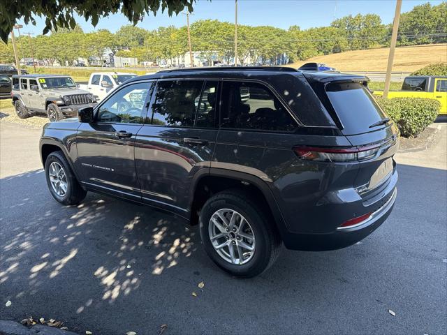2025 Jeep Grand Cherokee Laredo X 4x4