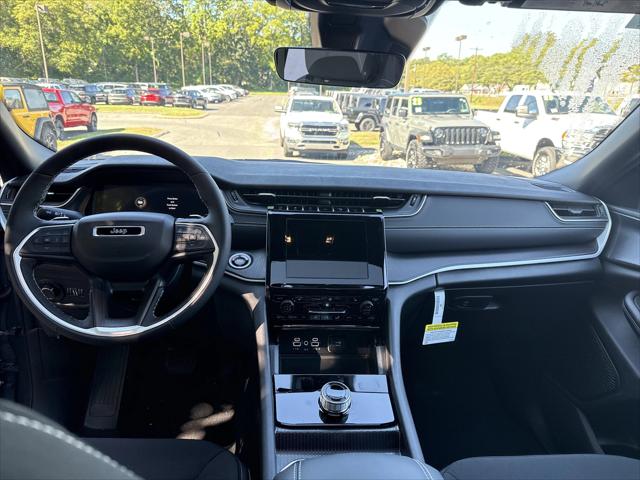 2025 Jeep Grand Cherokee Laredo X 4x4