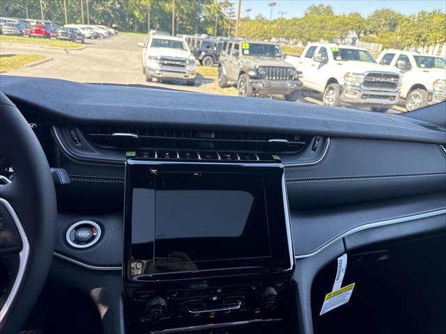 2025 Jeep Grand Cherokee Laredo X 4x4