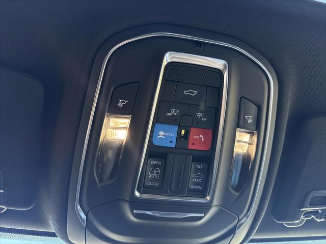 2025 Jeep Grand Cherokee Laredo X 4x4