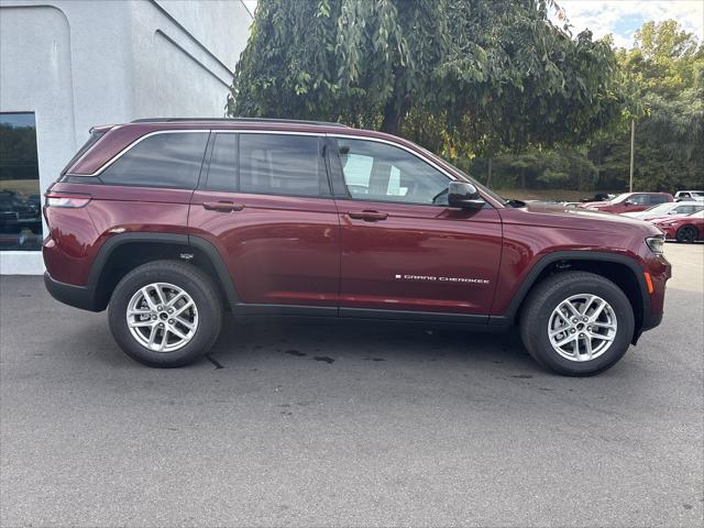 2025 Jeep Grand Cherokee GRAND CHEROKEE LAREDO X 4X4