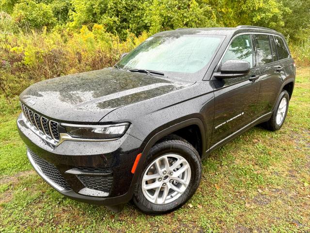2025 Jeep Grand Cherokee GRAND CHEROKEE LAREDO X 4X4