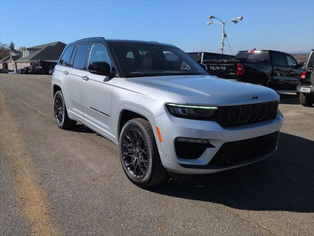 2025 Jeep Grand Cherokee GRAND CHEROKEE SUMMIT 4X4