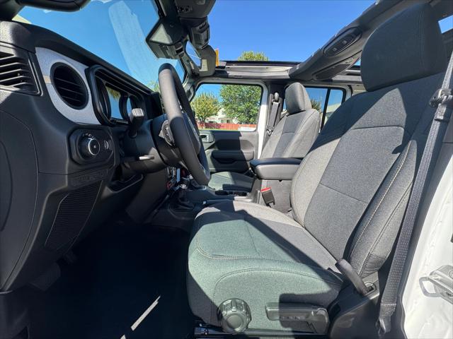 2025 Jeep Wrangler 4-Door Willys 4x4