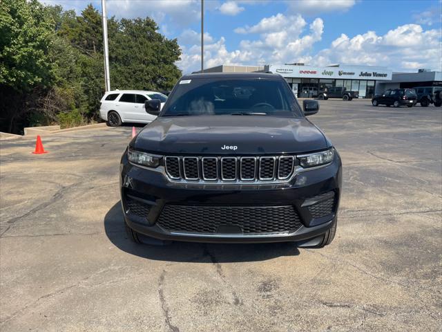2025 Jeep Grand Cherokee GRAND CHEROKEE LAREDO X 4X4