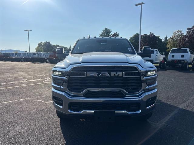 2026 RAM Ram 3500 Chassis Cab RAM 3500 TRADESMAN CREW CAB CHASSIS 4X4 60 CA
