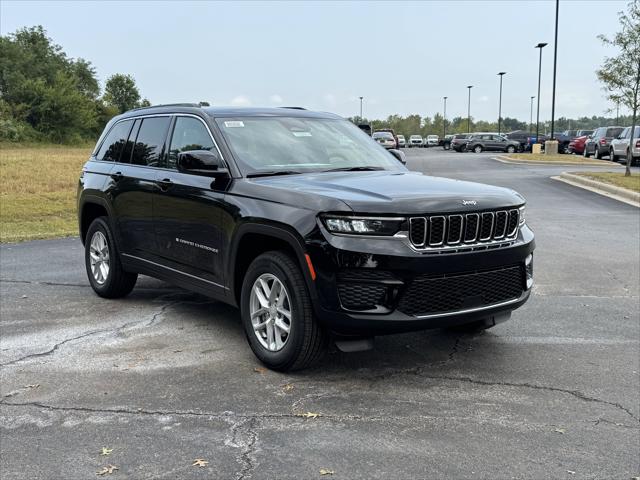 2025 Jeep Grand Cherokee GRAND CHEROKEE LAREDO X 4X4