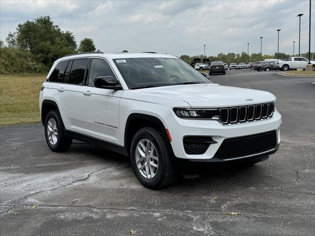 2025 Jeep Grand Cherokee GRAND CHEROKEE LAREDO X 4X4