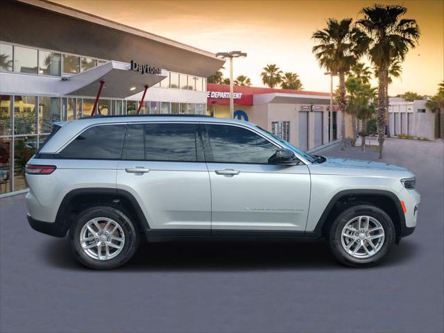 2025 Jeep Grand Cherokee GRAND CHEROKEE LAREDO X 4X2