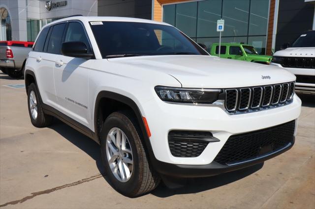 2025 Jeep Grand Cherokee GRAND CHEROKEE LAREDO X 4X4