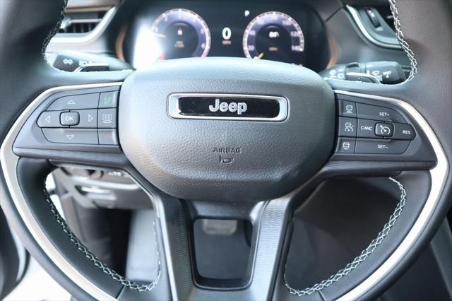 2025 Jeep Grand Cherokee GRAND CHEROKEE LAREDO X 4X4