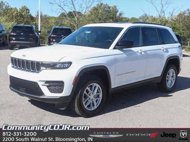2025 Jeep Grand Cherokee GRAND CHEROKEE LAREDO X 4X4