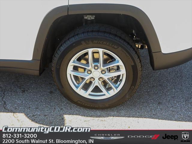 2025 Jeep Grand Cherokee GRAND CHEROKEE LAREDO X 4X4
