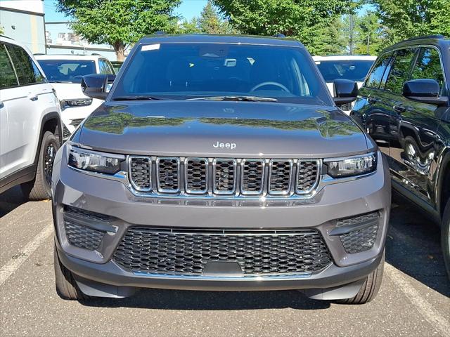 2025 Jeep Grand Cherokee GRAND CHEROKEE LAREDO X 4X4