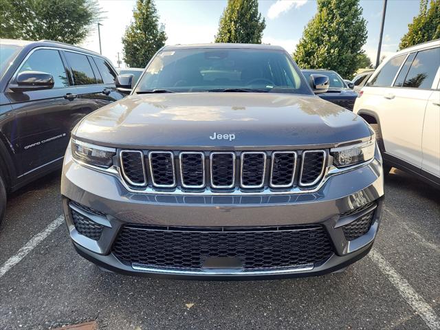 2025 Jeep Grand Cherokee GRAND CHEROKEE LAREDO X 4X4