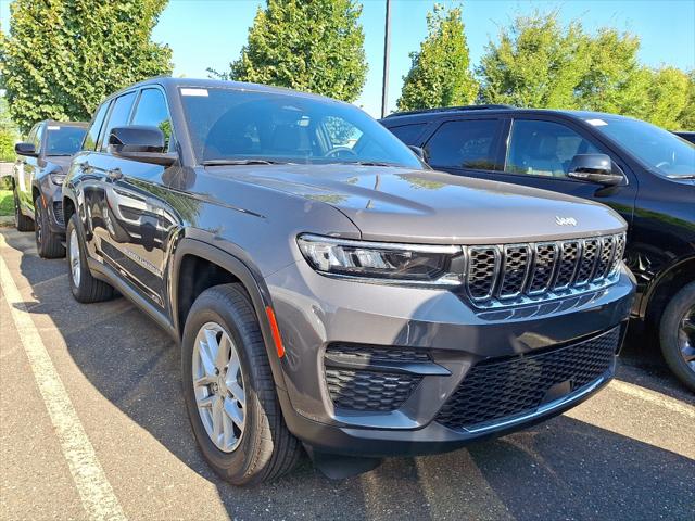 2025 Jeep Grand Cherokee GRAND CHEROKEE LAREDO X 4X4