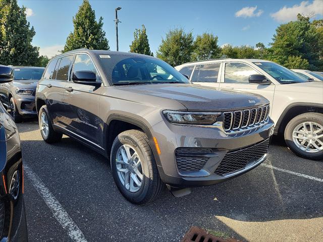 2025 Jeep Grand Cherokee GRAND CHEROKEE LAREDO X 4X4 2025 Jeep Grand Cherokee GRAND CHEROKEE LAREDO X 4X4