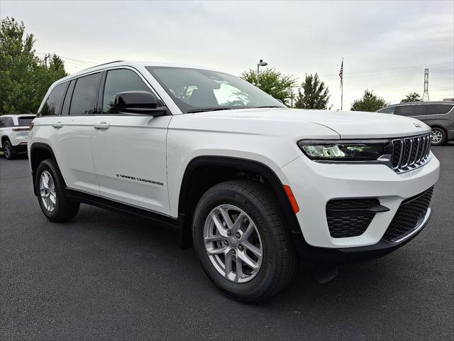 2025 Jeep Grand Cherokee GRAND CHEROKEE LAREDO X 4X4 2025 Jeep Grand Cherokee GRAND CHEROKEE LAREDO X 4X4
