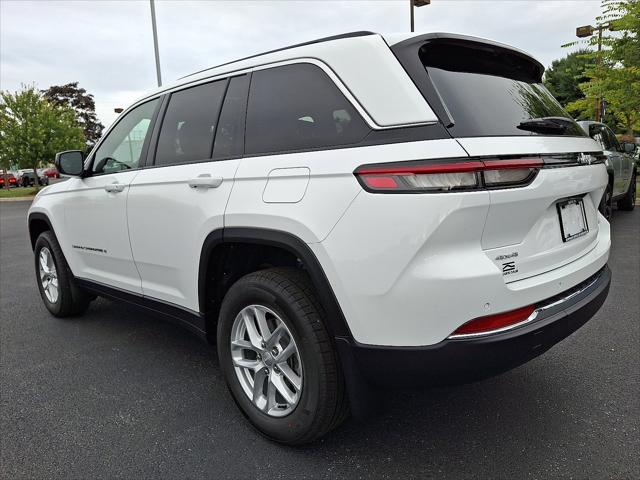 2025 Jeep Grand Cherokee GRAND CHEROKEE LAREDO X 4X4