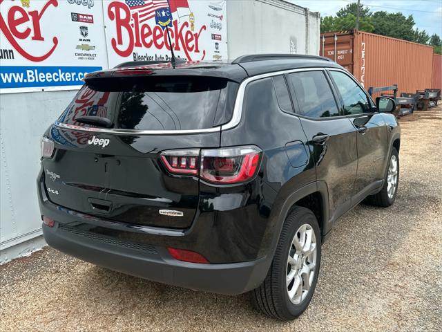 2024 Jeep Compass Latitude Lux FWD