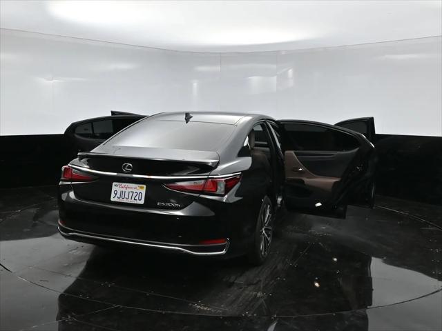 2024 Lexus ES 300h ES 300h