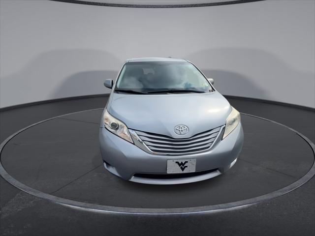 2017 Toyota Sienna LE 7 Passenger