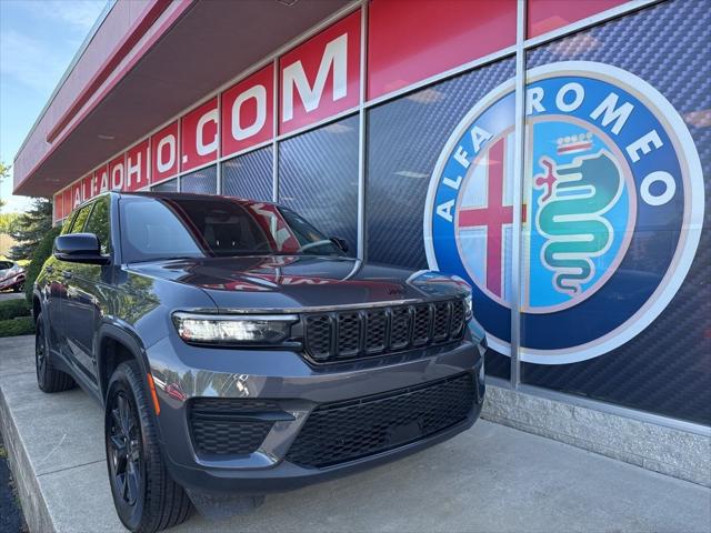 2024 Jeep Grand Cherokee Altitude 4x4 2024 Jeep Grand Cherokee Altitude 4x4
