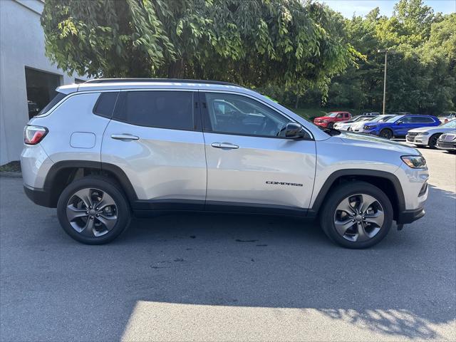 2022 Jeep Compass Latitude Lux 4x4