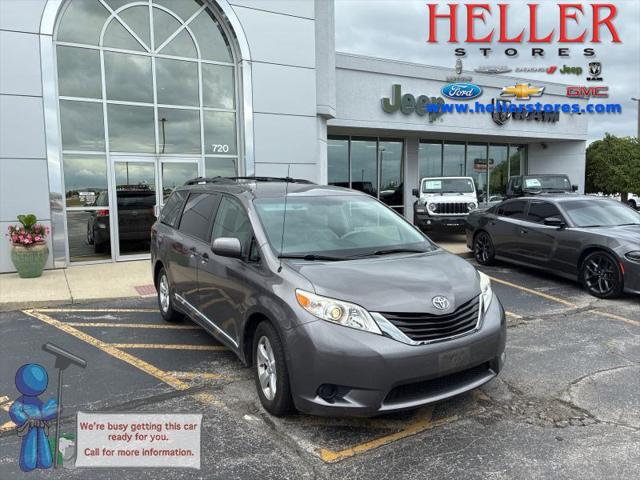 2013 Toyota Sienna LE V6 8 Passenger