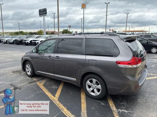 2013 Toyota Sienna LE V6 8 Passenger