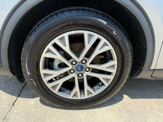 2022 Ford Escape SEL Hybrid