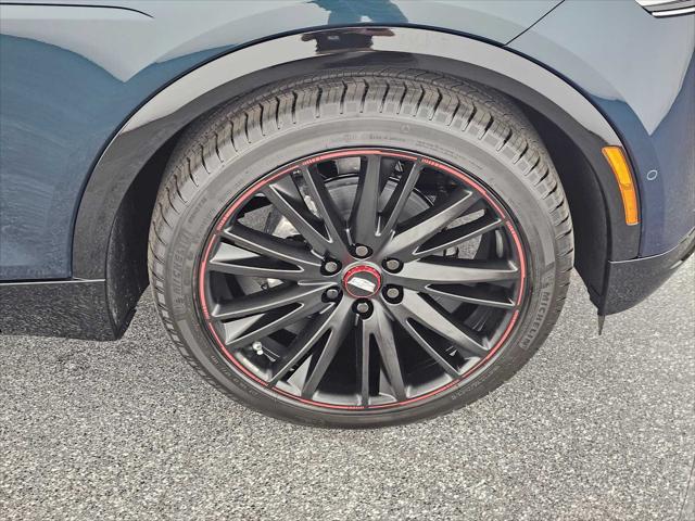 2025 Cadillac iQ Luxury w/1SE
