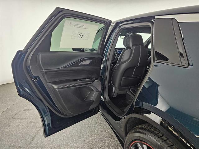 2025 Cadillac iQ Luxury w/1SE