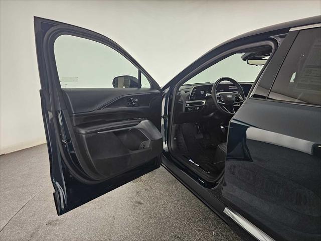 2025 Cadillac iQ Luxury w/1SE