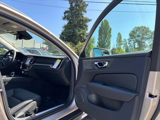 2026 Volvo V60 Cross Country Plus, B5 AWD Gas (mild hybrid)