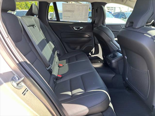2026 Volvo V60 Cross Country Plus, B5 AWD Gas (mild hybrid)