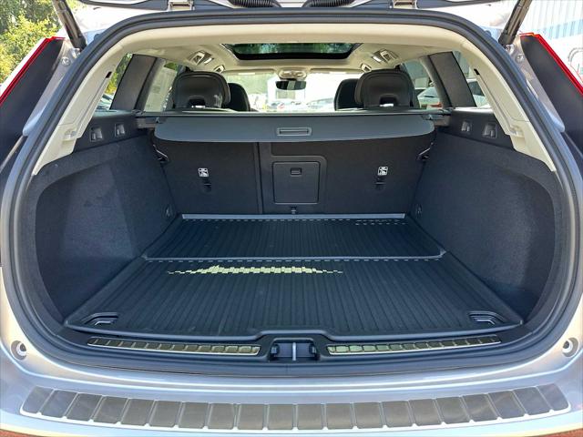 2026 Volvo V60 Cross Country Plus, B5 AWD Gas (mild hybrid)