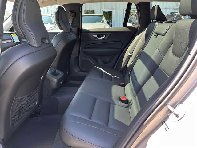 2026 Volvo V60 Cross Country Plus, B5 AWD Gas (mild hybrid)
