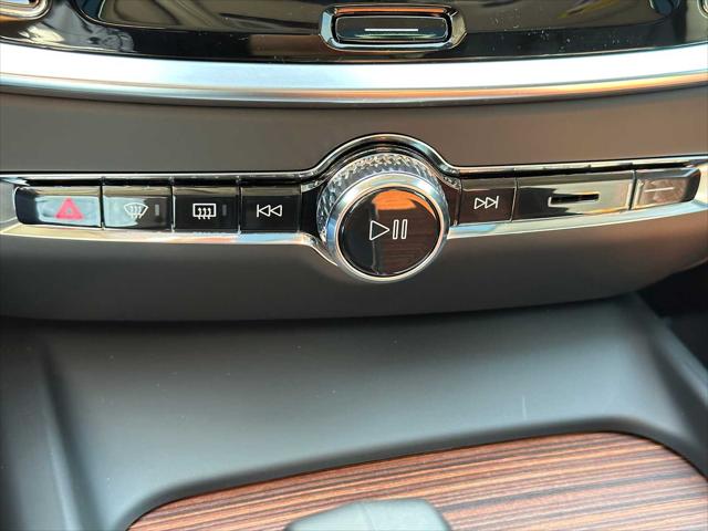 2026 Volvo V60 Cross Country Plus, B5 AWD Gas (mild hybrid)