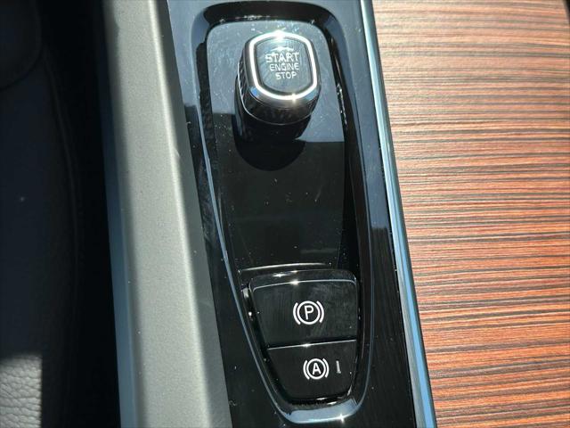 2026 Volvo V60 Cross Country Plus, B5 AWD Gas (mild hybrid)