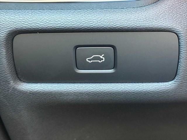 2026 Volvo V60 Cross Country Plus, B5 AWD Gas (mild hybrid)