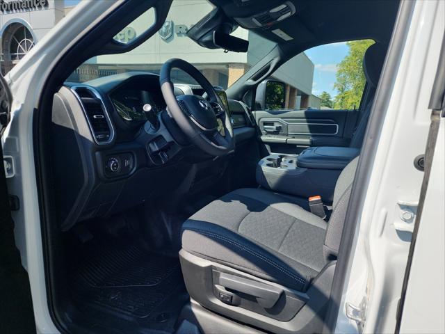 2026 RAM Ram 5500 Chassis Cab RAM 5500 BIG HORN CHASSIS CREW CAB 4X4 84 CA