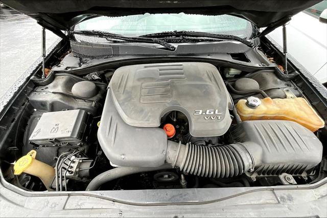 2012 Chrysler 300 Unknown