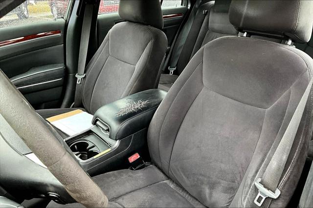 2012 Chrysler 300 Unknown