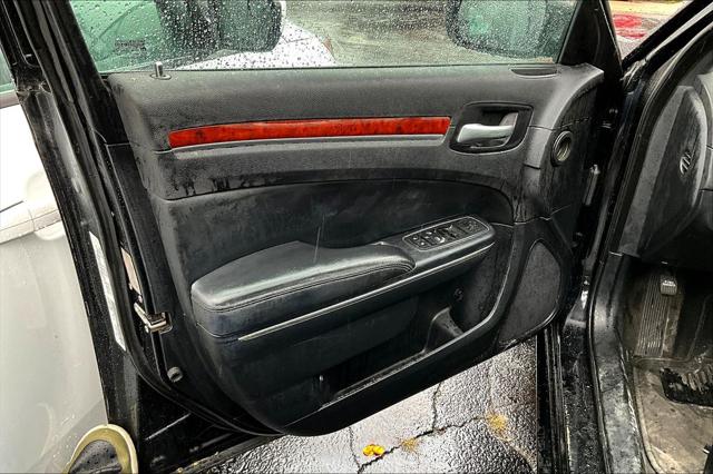 2012 Chrysler 300 Unknown
